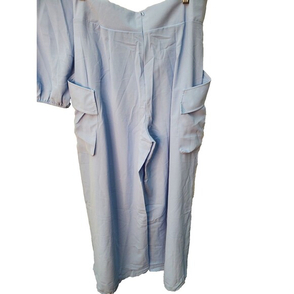 NWOT- Large Light Blue Crop Top and Matching Pants - Picture 2 of 6